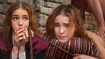 Intenzivni orgazem Hermione Granger z novim urokom na njenem klitorisu