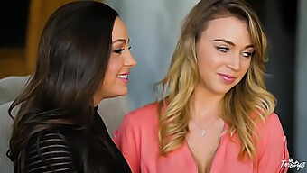 Abigail Mac och Zoey Taylor ägnar sig åt ett sensuellt gruppmöte med tonårsflickor.