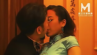 Su Qing Kes siste video inneholder sensuelle tjenester fra en kinesisk massasjesalong.