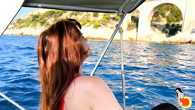 Stacy, en underbar brunett, ägnar sig åt intensiv hardcore sex på en yacht