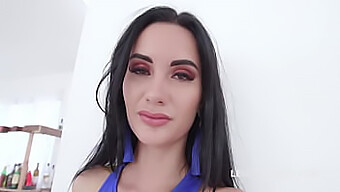 Gapes e anal profundo com um pau preto grande e Megan Venturi